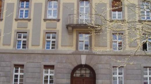 Holzfenster mit Wetterschenkel und Sprossen