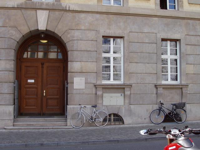Denkmalgerechte Holzfenster mit Wetterschenkel und Sprossen