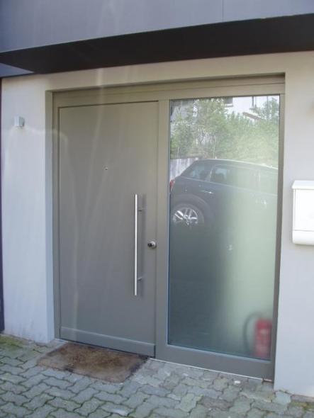 Holz-Vollblatttüre mit Seitenteil