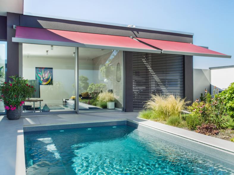 Hebe-Schiebe-Anlagen in Alu-Holz inkl. Fassadenraffstor mit gebördelter Lamelle