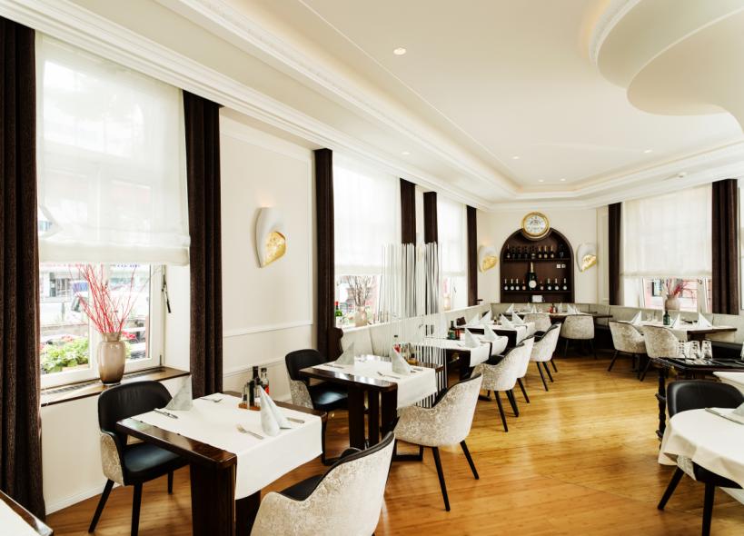 Holzfenster mit Wetterschenkel 